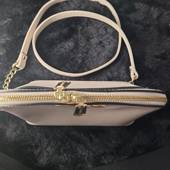 Steve Madden Crossbody Purse - Picture 5 of 8